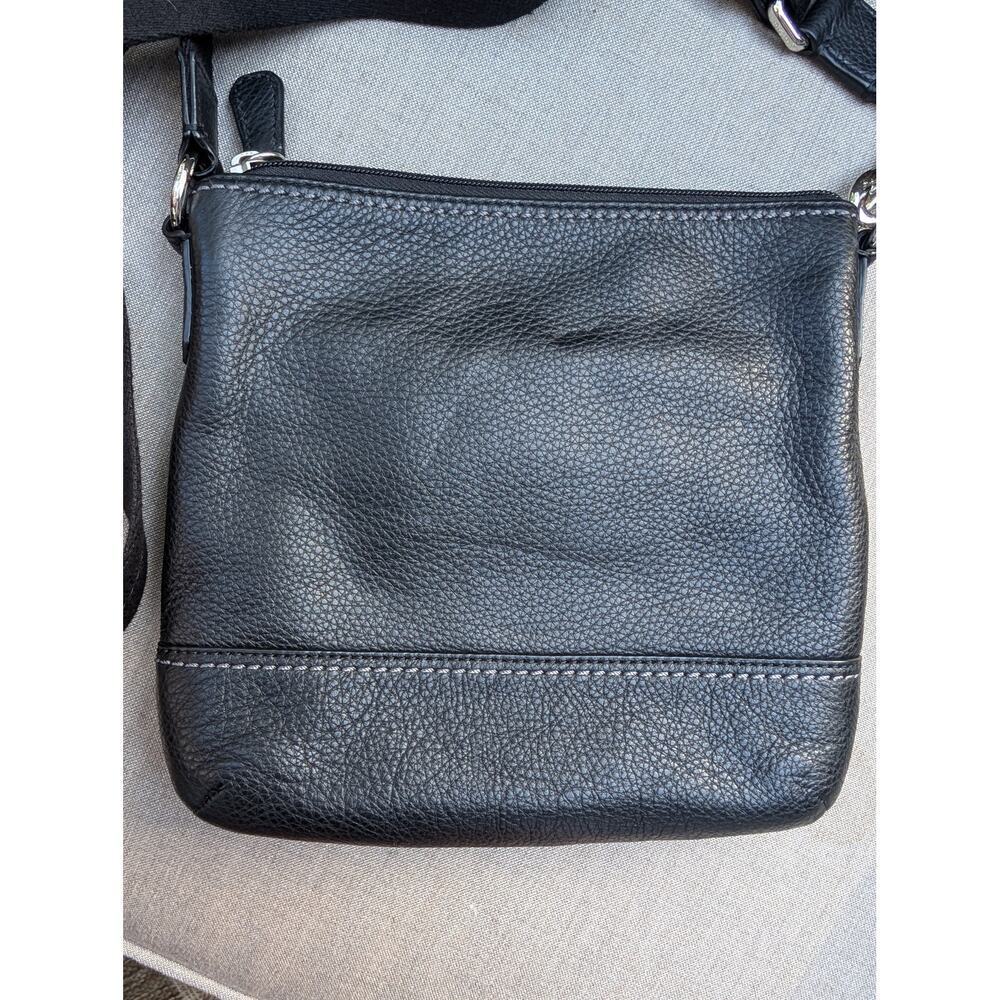 Pebble Leather Black Crossbody with Front Pouch EUC - Picture 9 of 10